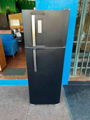 Vendo geladeira Eletrolux Frost Free 310 litros 