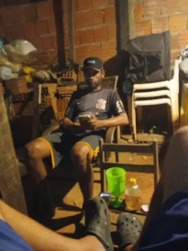 Vendo rapaz bom de serviço
