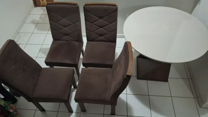 Mesa de jantar 4 lugares, tampo de vidro