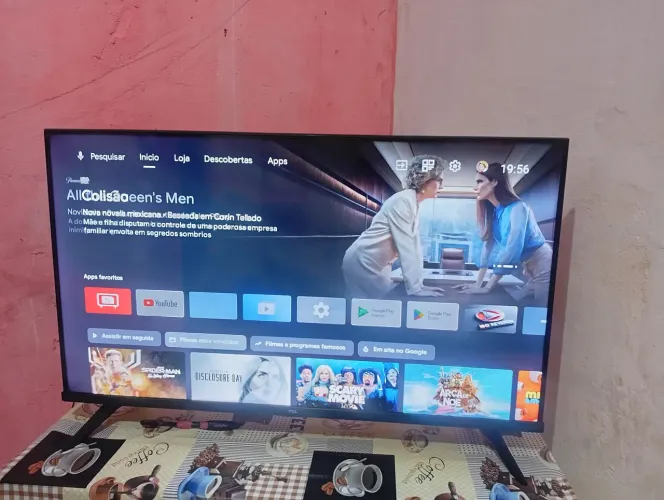 Tv 32 polegadas semi Nova em perfeito estado de uso por 1100