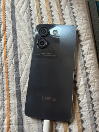 Celular UMIDIGI para retirada de peças