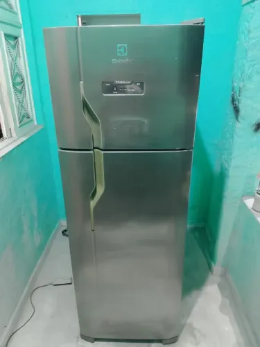 Geladeira Eletrolux Inox Frost Free 380 litros