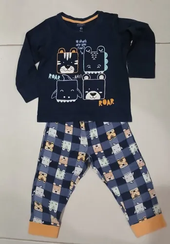 Roupas para menino de 1 a 2 anos. Pijamas, blusas e calças de moletom. Entrego em mãos.