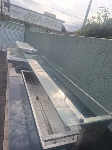 Oportunidade 2 buffets self-service Gelopar um usado o outro novo