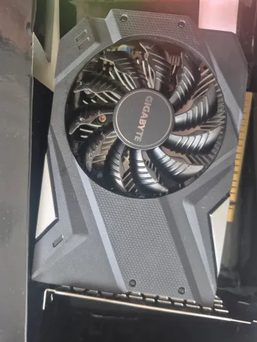 Placa de vídeo 1650 4gb Gigabyte Usada