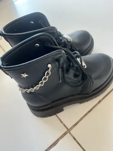 Bota Molekinha Coturno Corrente