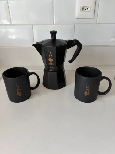 Bialetti Moka Express Black Star - Edição limitada