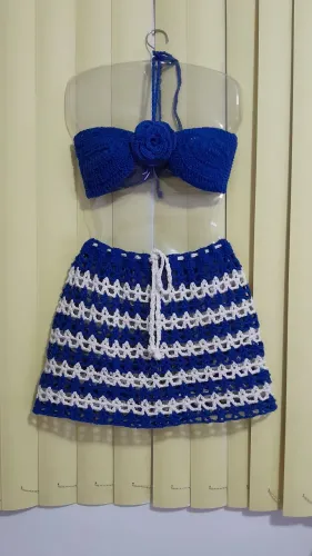 Saia,saida de praia toda em crochê lindíssima!! Veste P e M ,60 reais!! Aproveitem!!