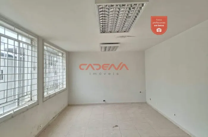 Casa comercial com 6 vagas para aluguel no Mercês