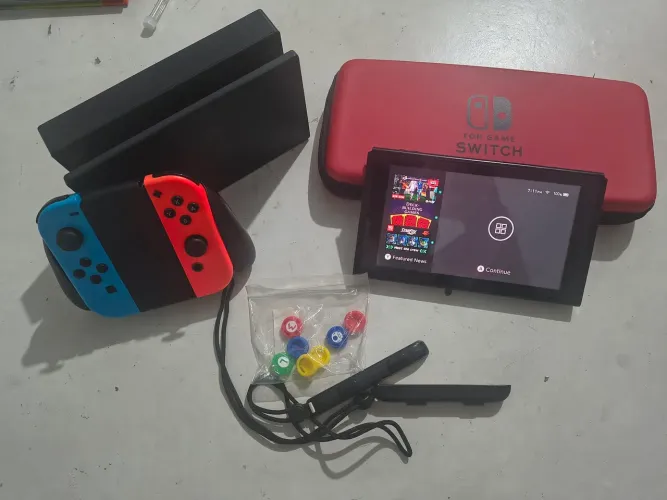 Nintendo Switch + Micro SD 128GB + Case de proteção