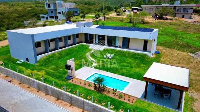 Casa de condomínio com 05 quartos e piscina privativa à venda em Gravatá/PE!