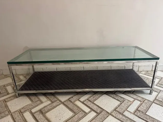 Linda mesa de centro da loja Artefacto