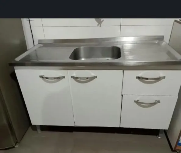 Armário de cozinha com pia