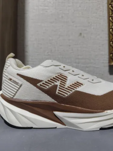 Tênis New Balance Rebel Esportivo