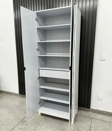 Sapateira com duas portas e espelho