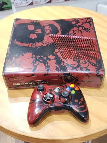 Xbox 360 com 320gb edição Gears of War com 1 controle