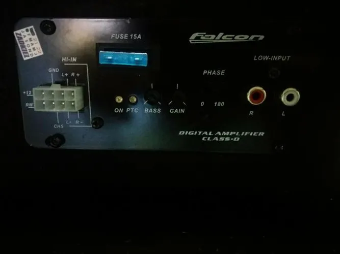 Box slim amplificado falcon com potência 200 rms