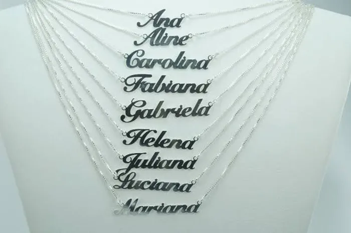 Colar com nome