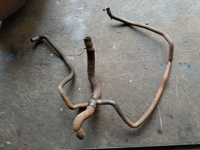 Mangueira inferior do radiador Citroen C4 Peugeot 307 2.0 automático
