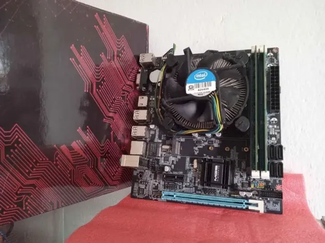 Kit Intel Core i7, 16GB. 