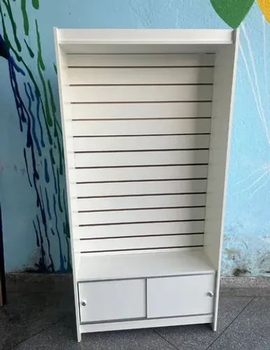 ESTANTE CANALETADA COM PORTINHA MDF