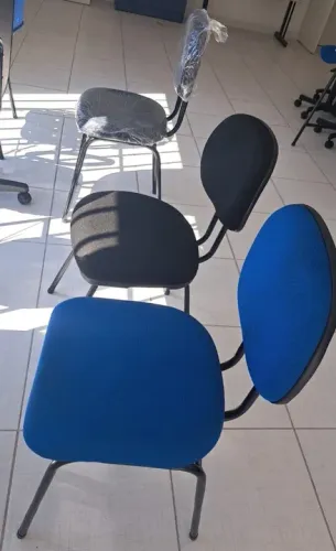 armários, longarinas, cadeiras e mesas de todos tipos 