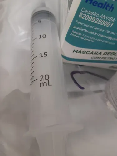 Seringa descartável 20ml para uso domiciliar ou hospitalar. 