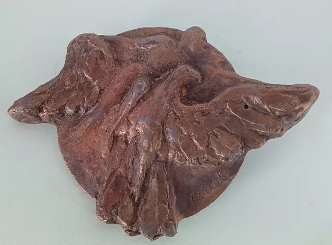Escultura de parede em bronze (assinada)