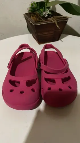 Sandálias Crocs Rosa tamanho 27