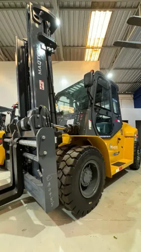 Empilhadeira 7T com cabine ou sem cabine disponível para LOCAÇÃO 