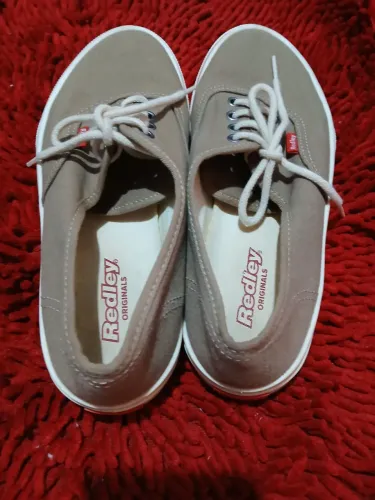 Tenis redley numero 38