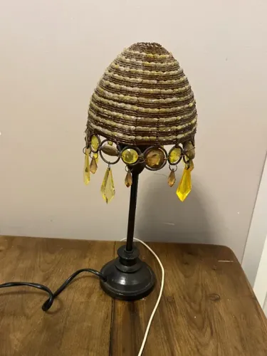 Abajur de cristal com design elegante e sofisticado