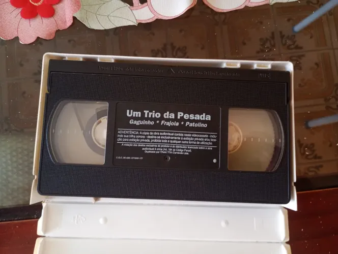 Vídeo Cassete Um Trio da Pesada - Gaguinho, Frajola e Patolino - Dublado