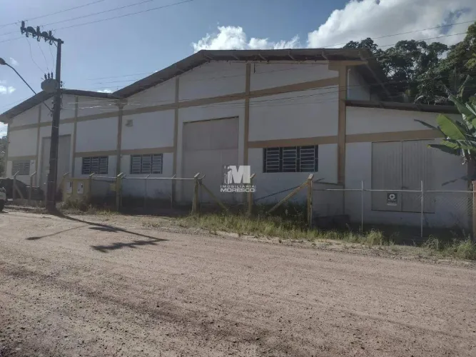 Galpão Industrial com 1.100 m2 de área construída na Rodovia Ivo Silveira - Brusque