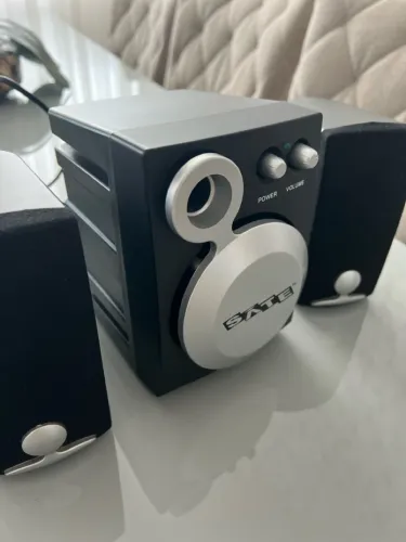 Caixa de Som com subwoofer