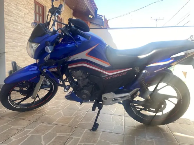Moto Titan edição limitada