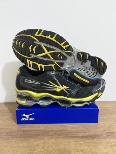 Mizuno Wave Prophecy 2 - Preto e Amarelo