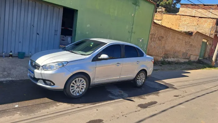 Vendo ou troco siena [ pego carro financiado na troca)