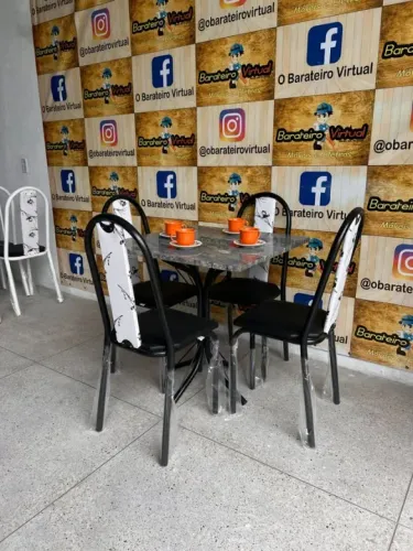 Mesa De Ferro 4 Lugares Quadrada Preta Com Encosto - Em Promoção 