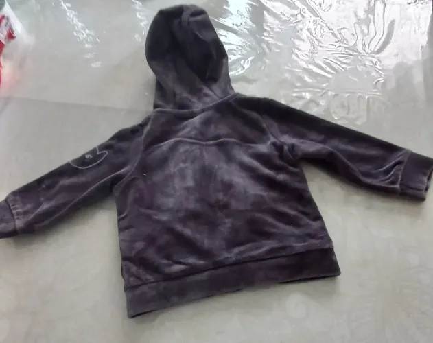 Blusa de Moletom cinza Infantil com Capuz .