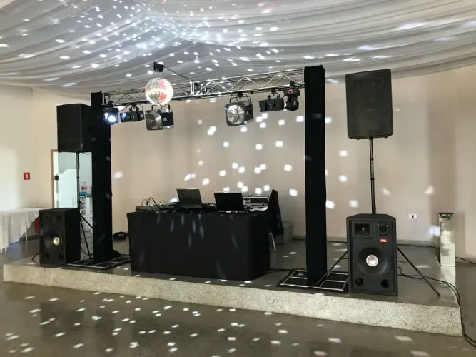 Dj Som Iluminação Pista Telão Luz Cênica