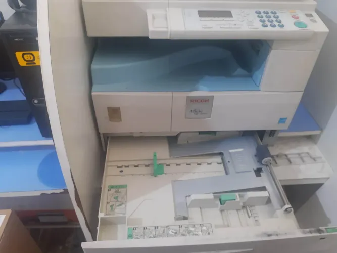 Máquina de xerox Ricoh 1900