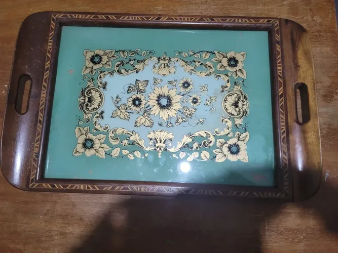 Bandeja de madeira artesanal 