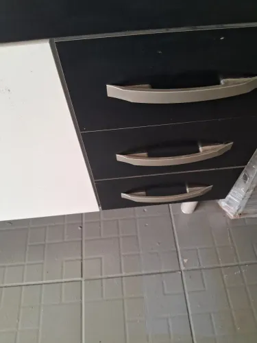 Armario de pia com 3 gavetas.2 m
