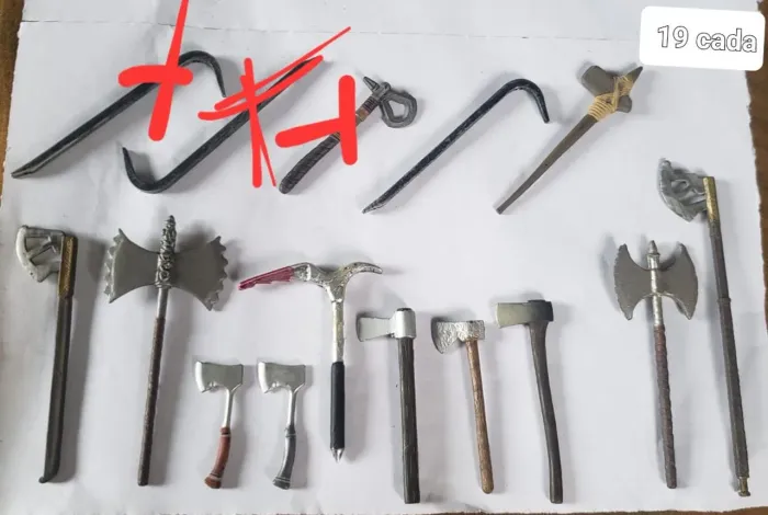 Acessórios para figures - valor por cada - machado taco martelo arminha para costumizaçao