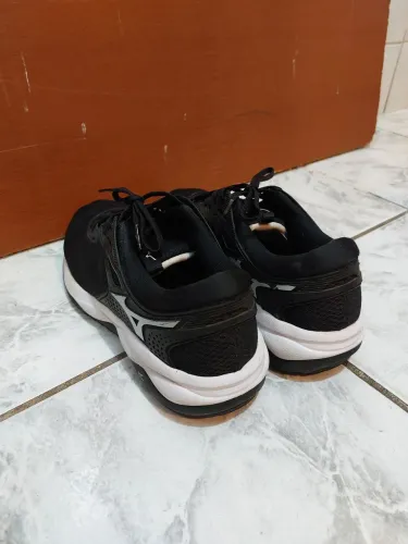 Tênis Mizuno Preto