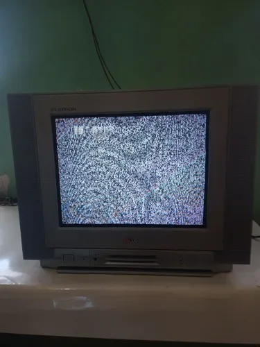 TV 14' LG tela plana CRT (tubo), não acompanha conversor digital