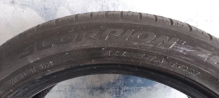 2 pneus 235/50r20, 80% ou + de borracha