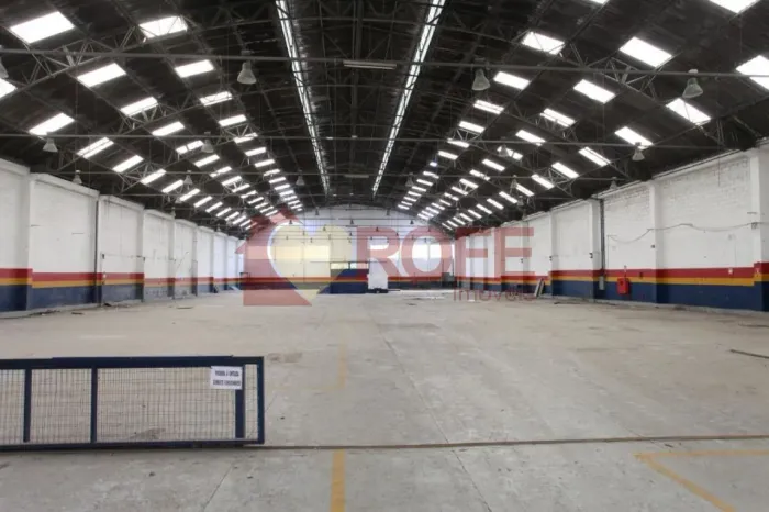 Galpão à venda, 2700 m² - São Caetano do Sul - Estrutura para carreta empilhadeira