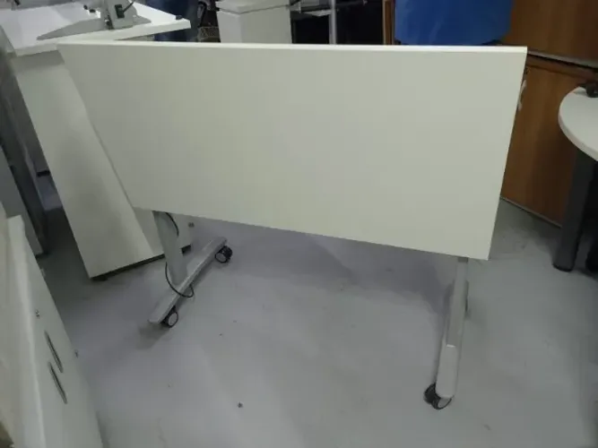 Mesa de Escritório Dobrável com Rodinhas